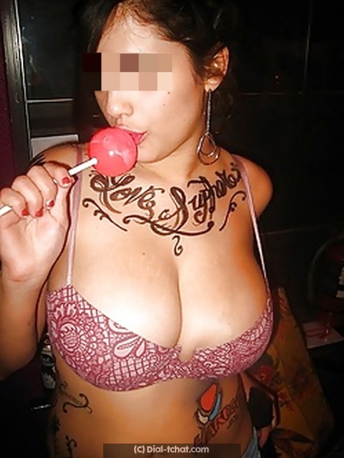Jeune femme tatouée pour rencontre a Strasbourg