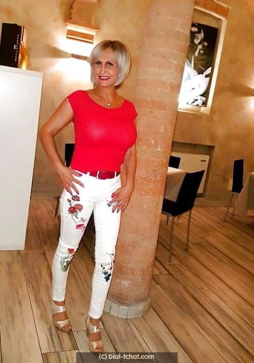 Mature divorcée a Chateauroux, cherche ptit mec sympa