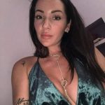 Italienne de Poitiers cherche dialogue pour faire connaissance avant un massage